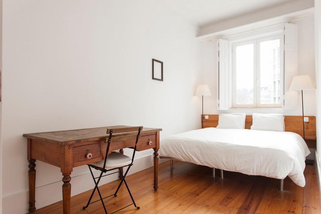 Central, Charming, Quiet, Garden And Parking * Lisboa