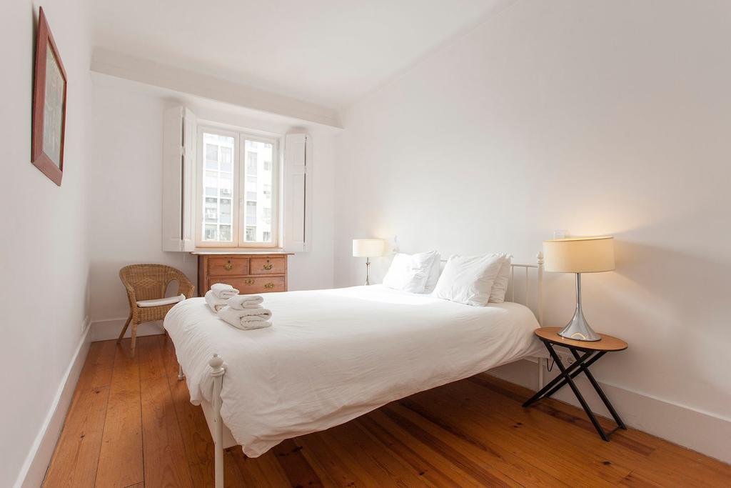 Central, Charming, Quiet, Garden And Parking * Lisboa